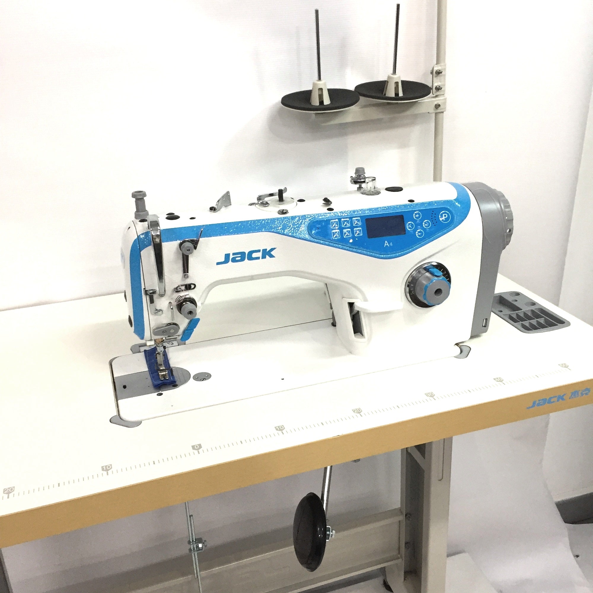 JACK A4 Single Needle Lockstitch Sewing Machine With Automatic